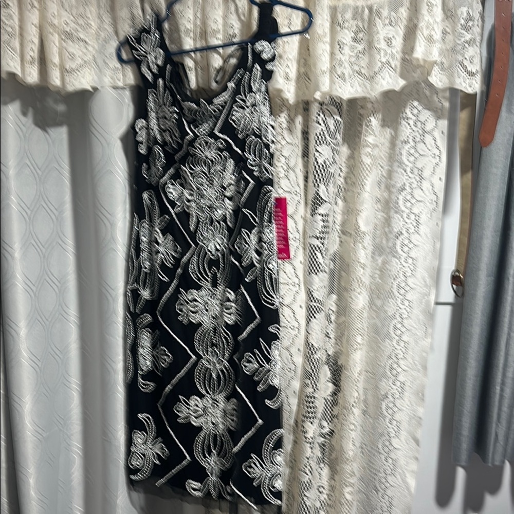 Adrianna Papell Black and White Floral Dress